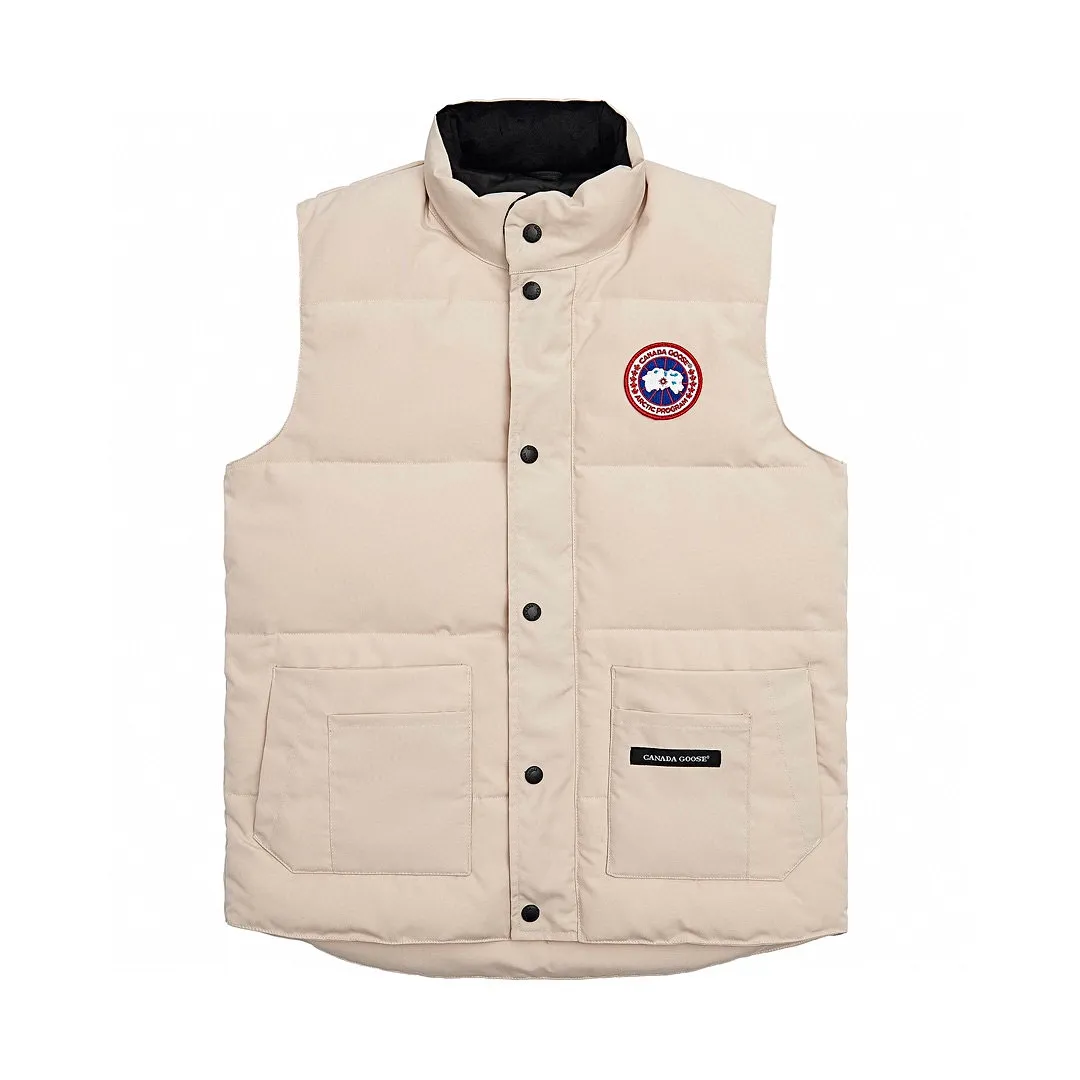 P360 Beige] Canada Goose Canada Goose #Freestyle Crew 4154M men's and women's vest down# ➖ Genuine synchronous anti-counterfeiting chip sensor! ➖ Imported Behringer embroidery machine to customize 10,000-needle embroidery logo! ➖ Imported 21-count polyester-cotton blended original fabric, using Feather-Light 10D waterproof coating fabric, made of 84.5% polyester fiber and 15.5% cotton, 100% the best feel in the entire network! ➖ The genuine official website uses the national standard 80 white duck down, and will never be misled by false claims such as 90 down or goose down! ➖ 100% nylon nylon lining with double double-layer sealing design to prevent velvet from running away. Top-grade polar fleece is used in the collar and pockets to keep warm and comfortable! ➖ Yoshida YKK provides original custom-made electroplated sliders. YKK two-way lockable zippers are tight and smooth and will not peel off paint! ➖ 3M composite original Velcro is durable, and all accessories and hardware are disassembled and customized! ⛔No slander, no exaggeration, no need for too much copywriting, because it is focused, it is professional!  SIZE: XS S M L XL XXL